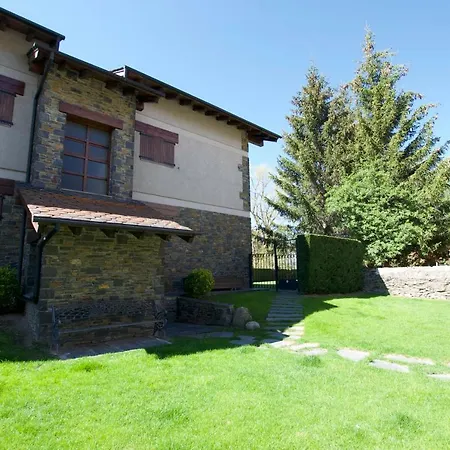 Apartamento La Pleta Apartment *